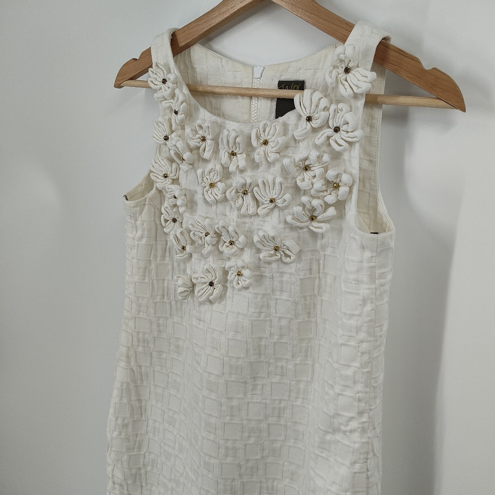 Taylor | 3D floral dress - Picture 3 of 6